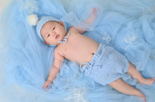 来宾宝宝要不要穿袜子